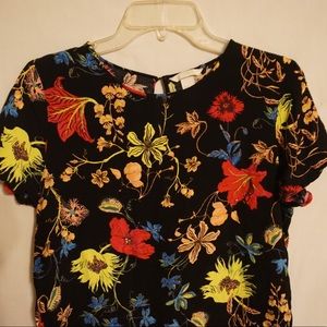 Black floral short sleeved top